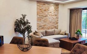 Casa Lyristis